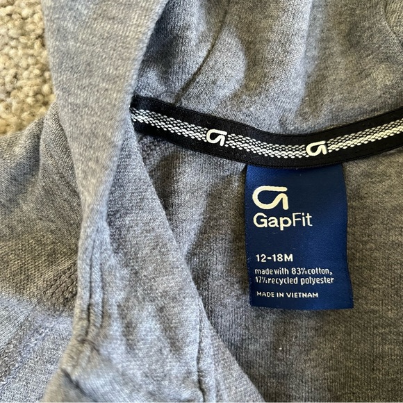 BOYS GAP 1/4 ZIP GRAY HOODED SWEATSHIRT AND SWEATPANTS SET - SZ 12-18 M - Picture 3 of 7